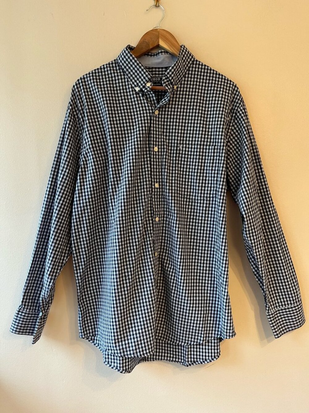 IZOD Mens Sz L Performance Comfort Plaid Button Down Shirt Black Chest Pocket
